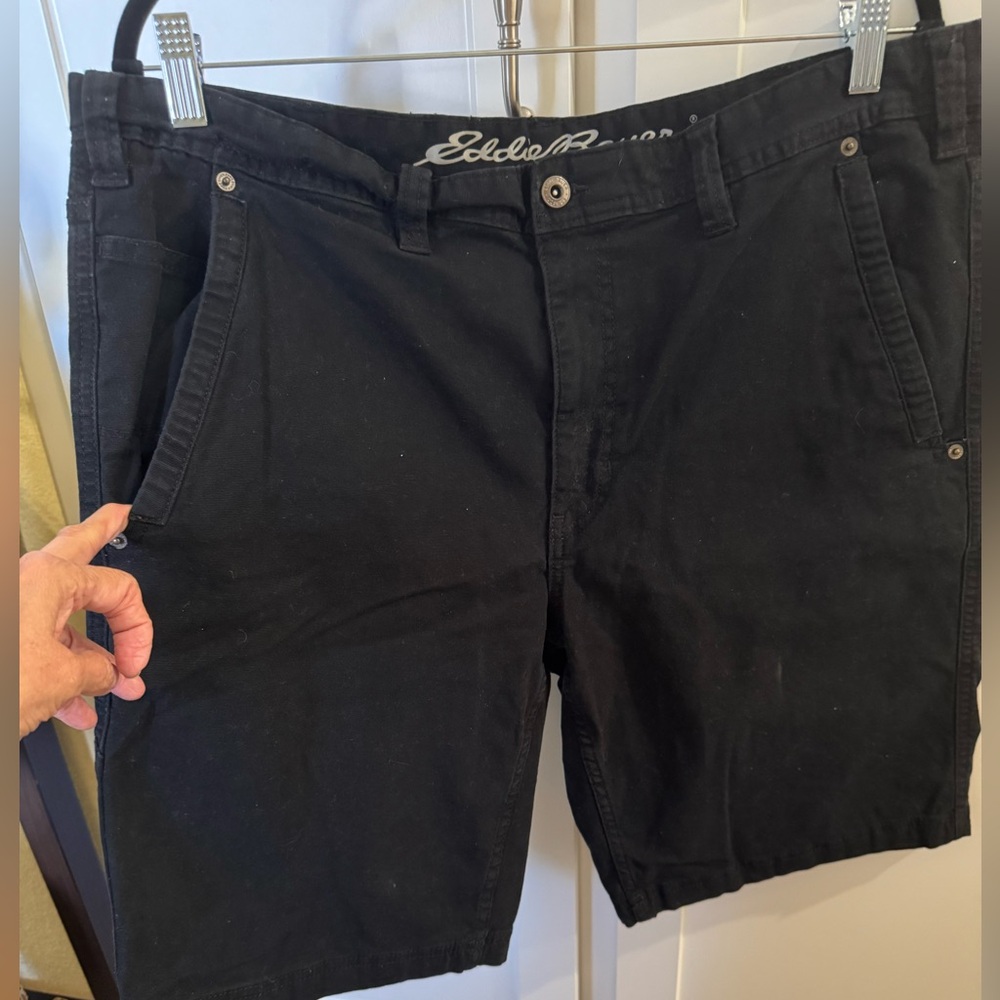 Eddie Bauer Men’s Black Flat-Front Cotton Shorts Size 38